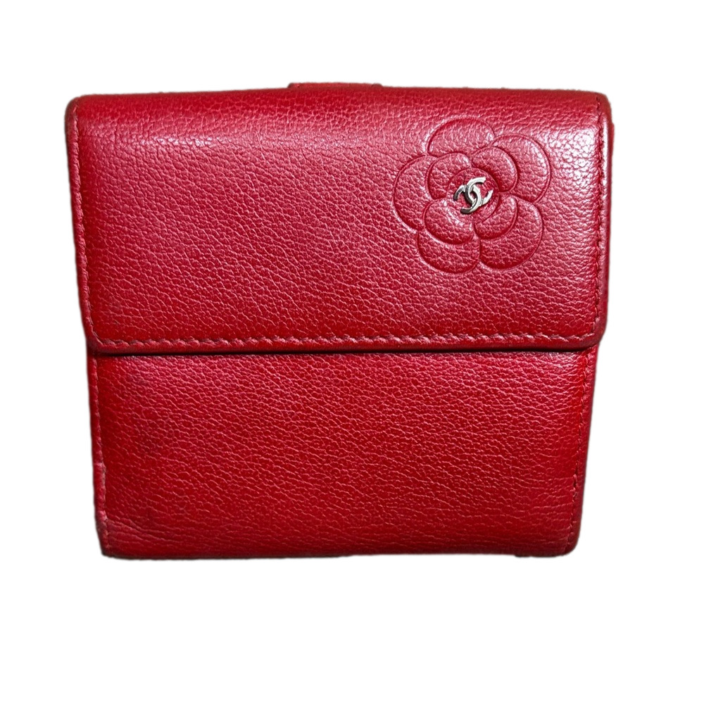 CHANEL Vinatge Red Camellia Embossed Leather Compact Wallet CC Logo